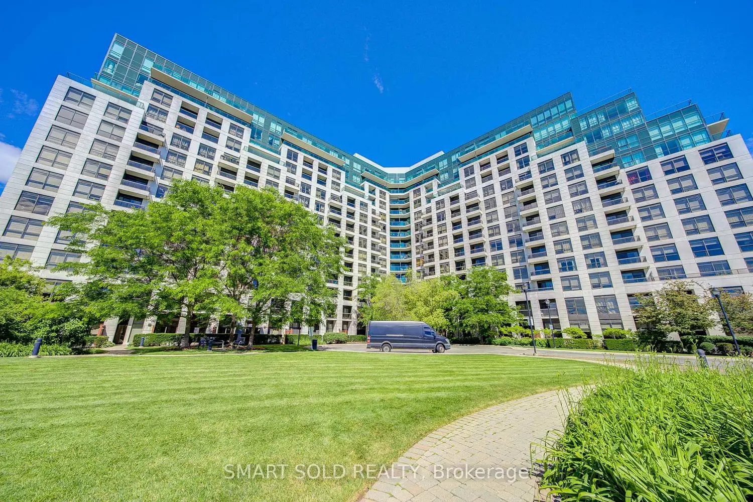 18 Harding Boulevard 410