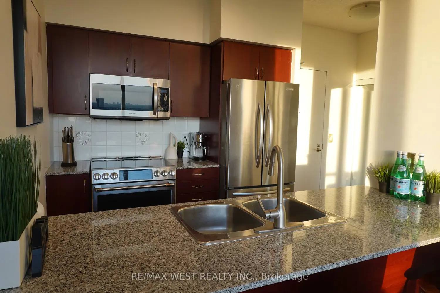 2240 Lake Shore Boulevard 3302 photo 5