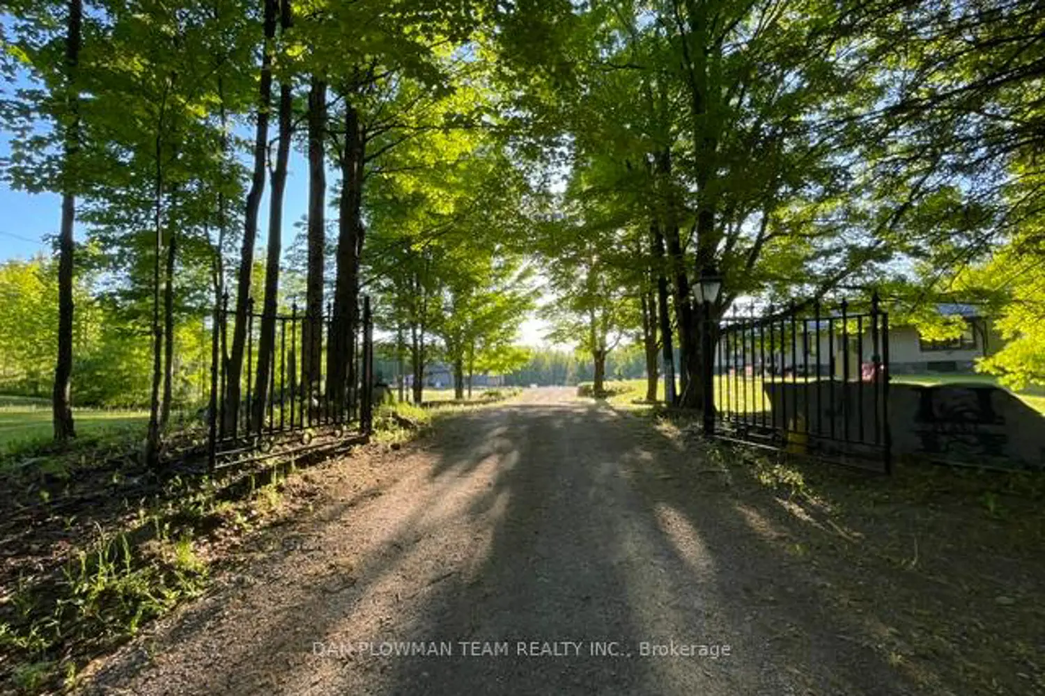 377 Balmer Road photo 2