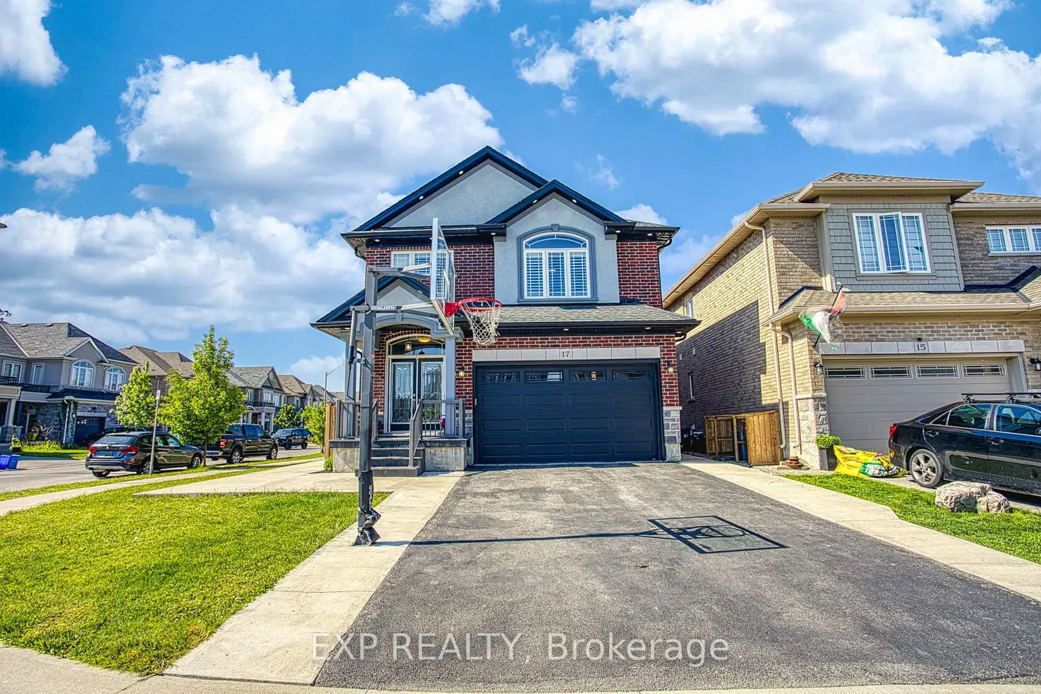 17 Narbonne Crescent photo 3