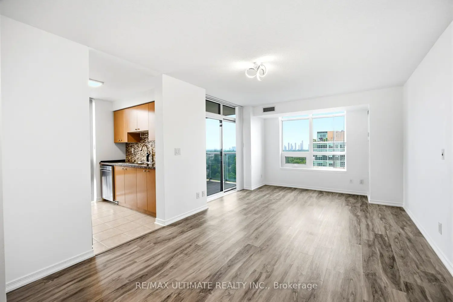 3 Michael Power Place 1603 photo 5