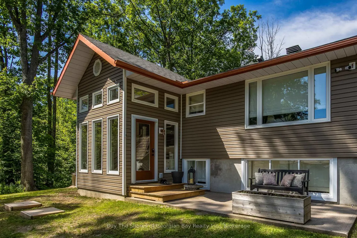 40 Polish Avenue photo 2