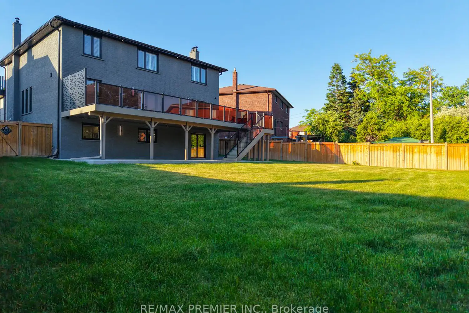 157 Jeanne Drive photo 2