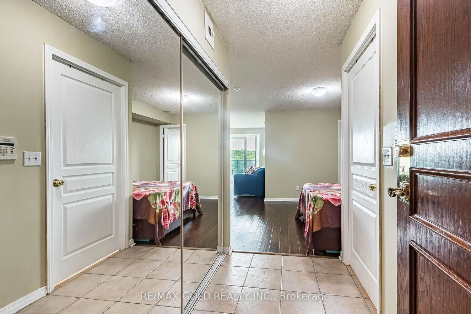 2545 Erin Centre Boulevard 701 photo 3