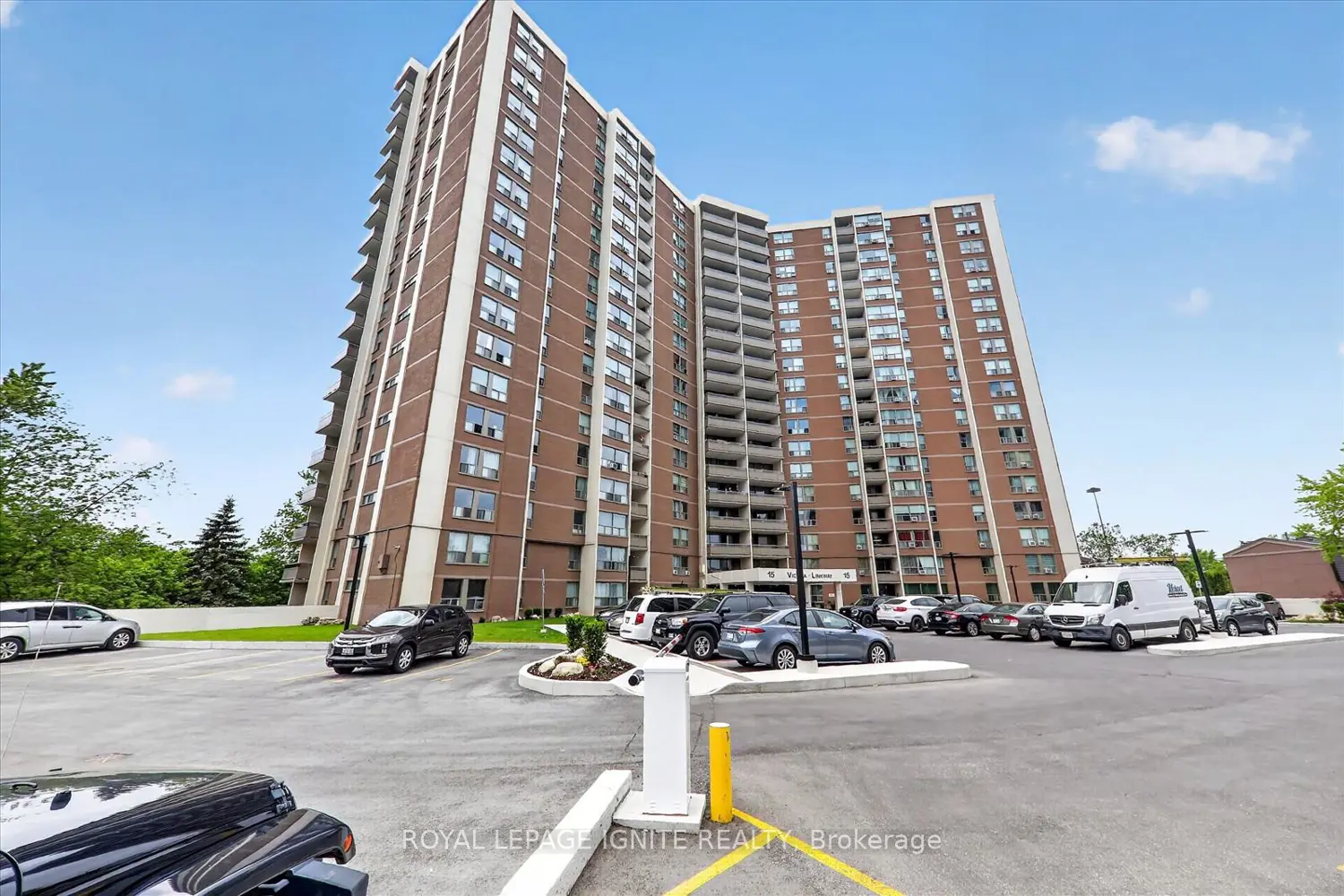 15 Vicora Link Way 208 photo 3