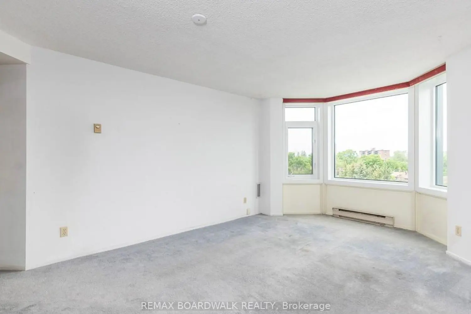 1025 Grenon Avenue 715