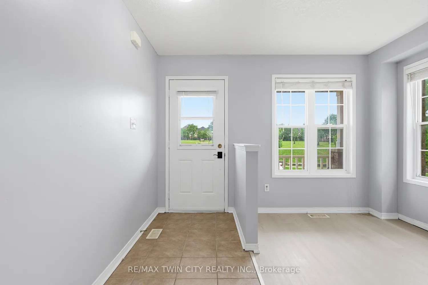 48 Griffiths Avenue photo 5