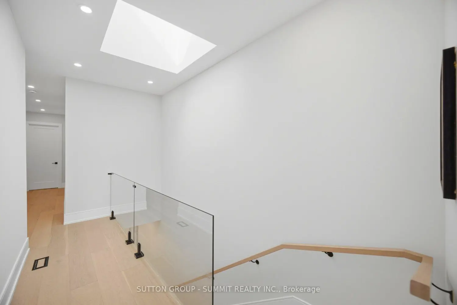 1230 Alexandra Avenue photo 3