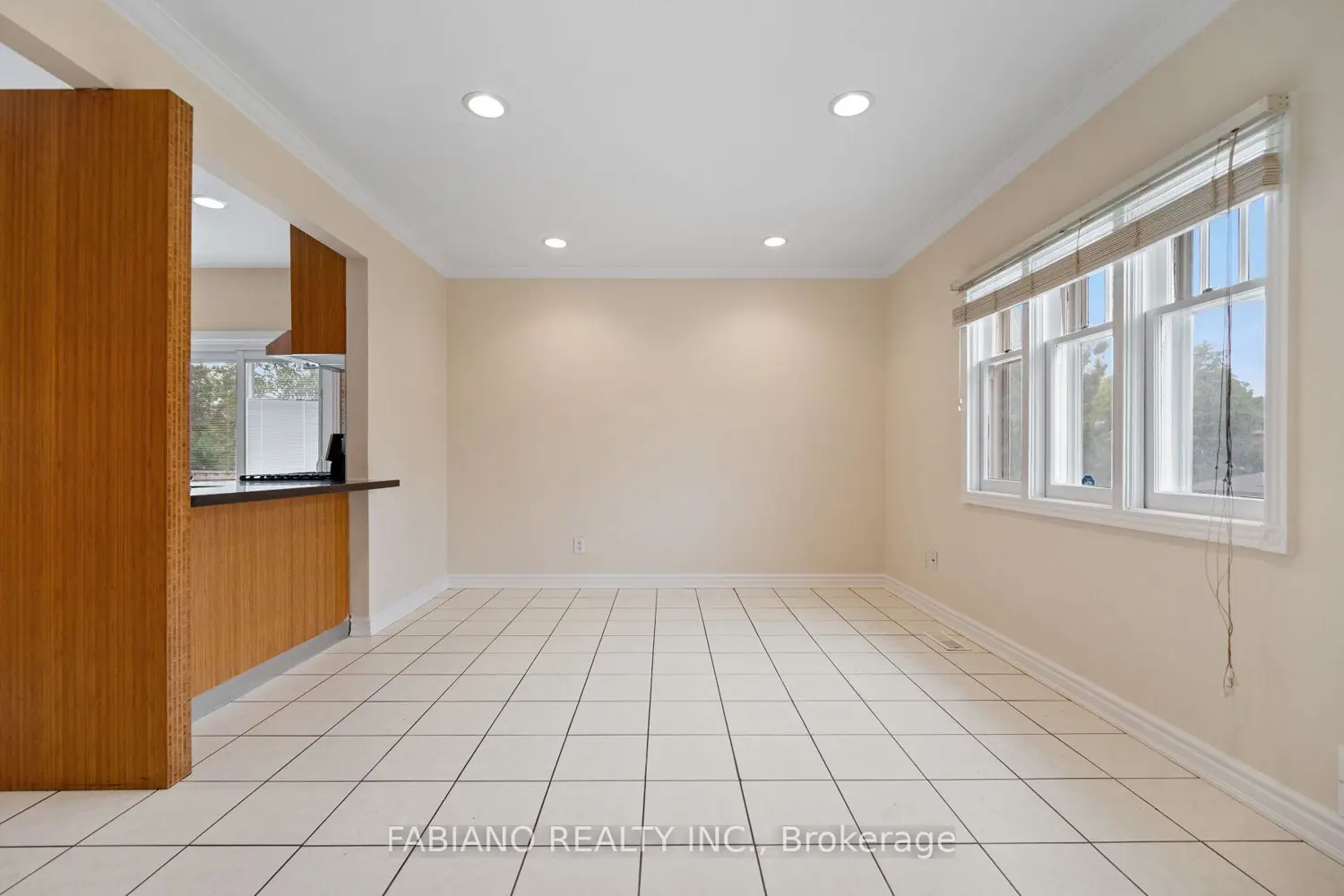 7872 - 7876 Kipling Avenue photo 3