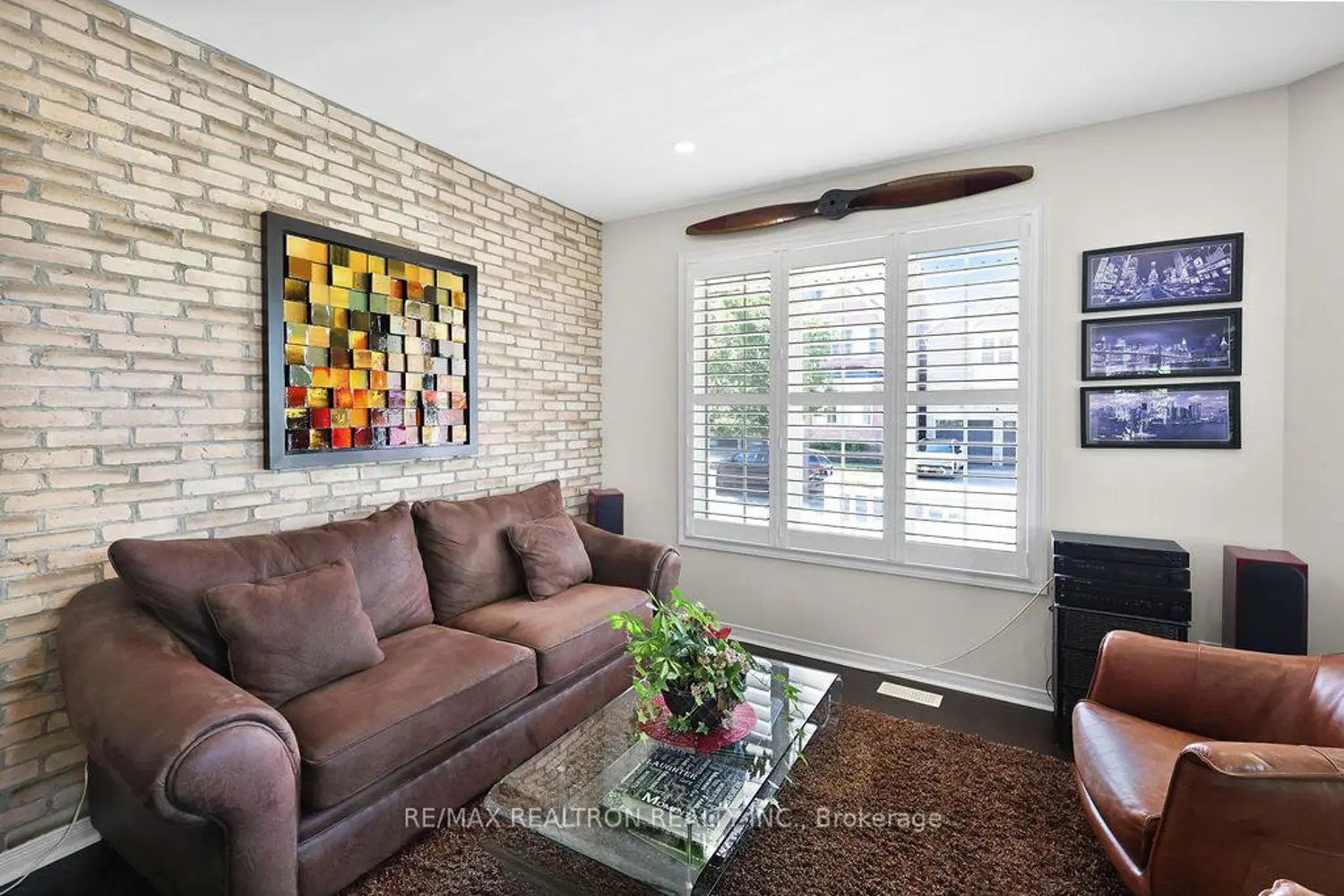 15 Turnerbury Avenue photo 4