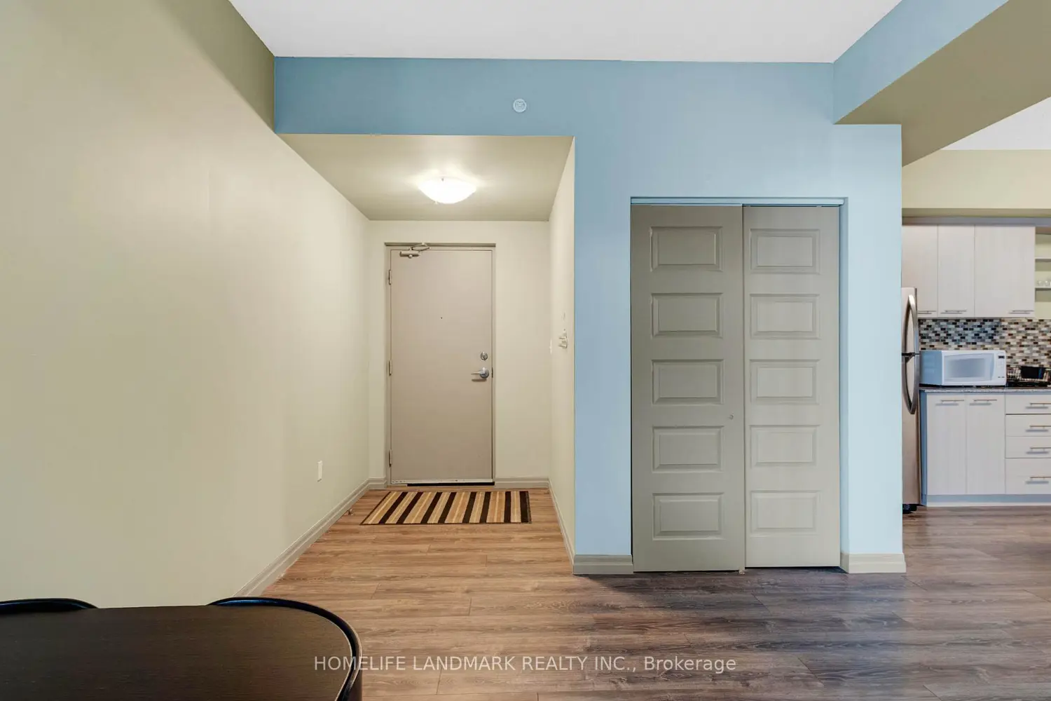 8 Hickory Street 901 photo 5