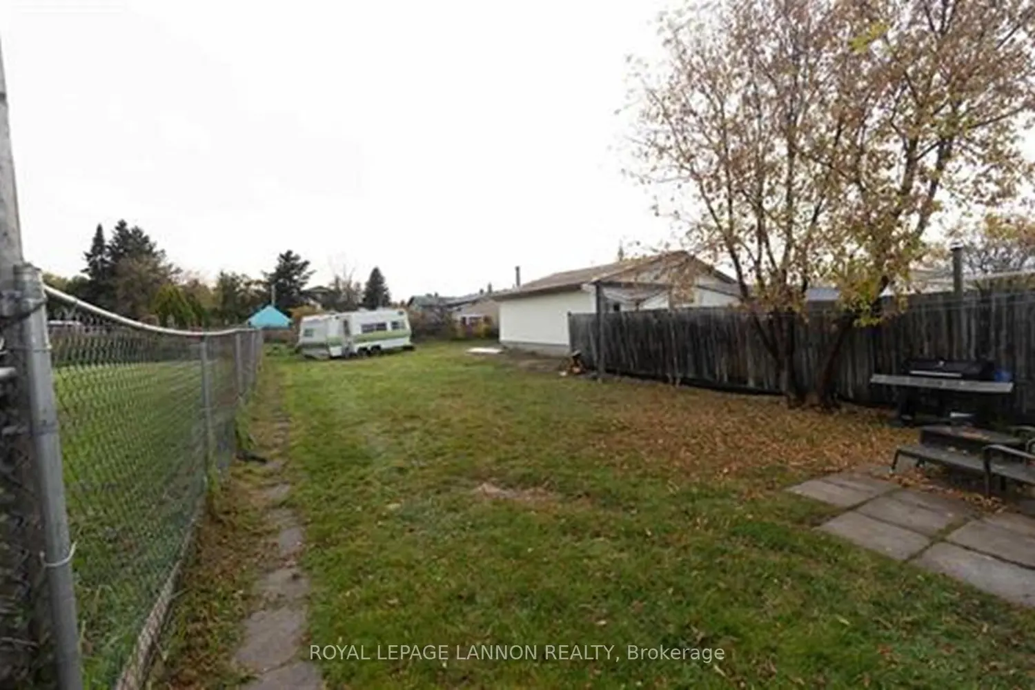 216 Ontario Street photo 5
