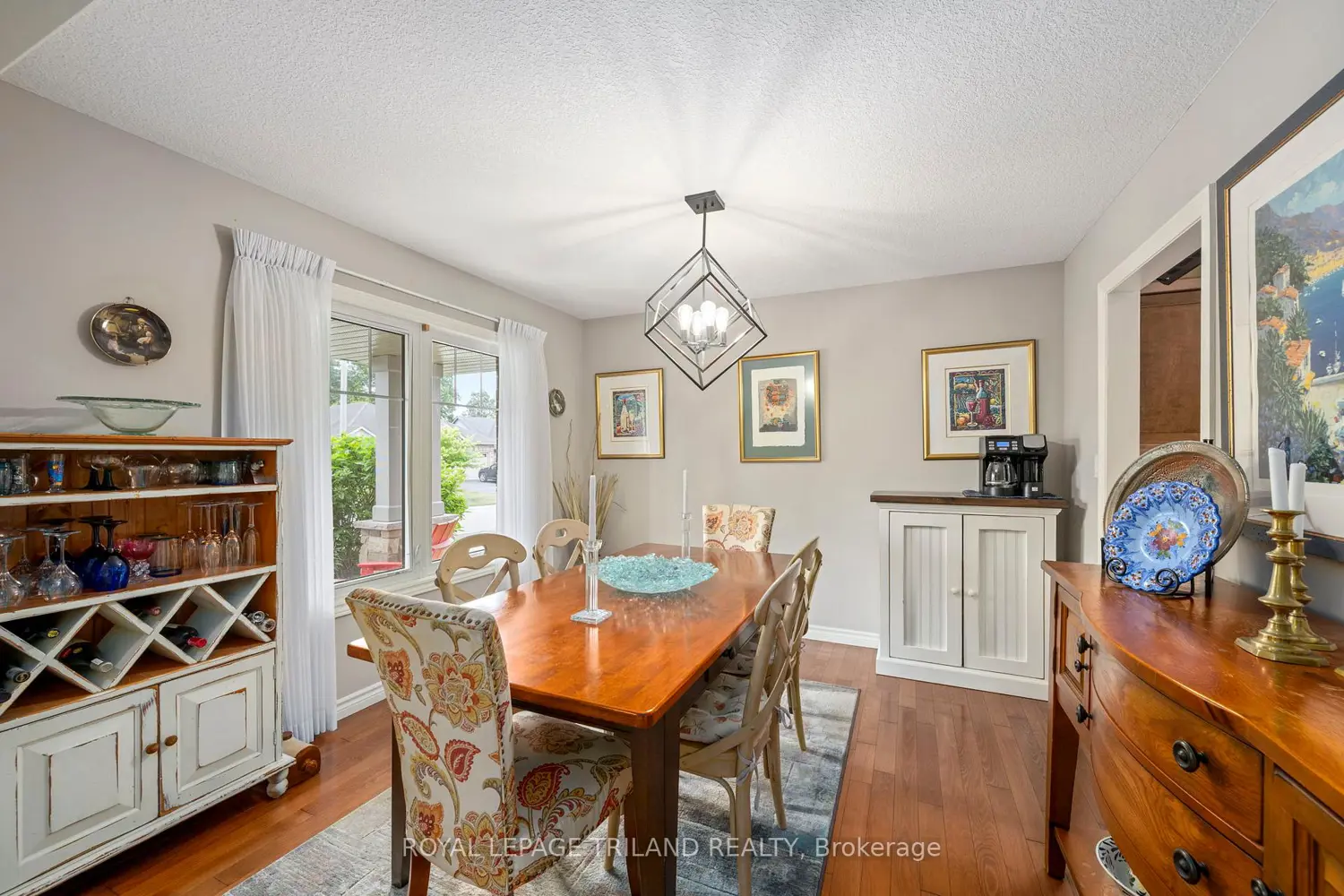 48 Circlewood Drive photo 3