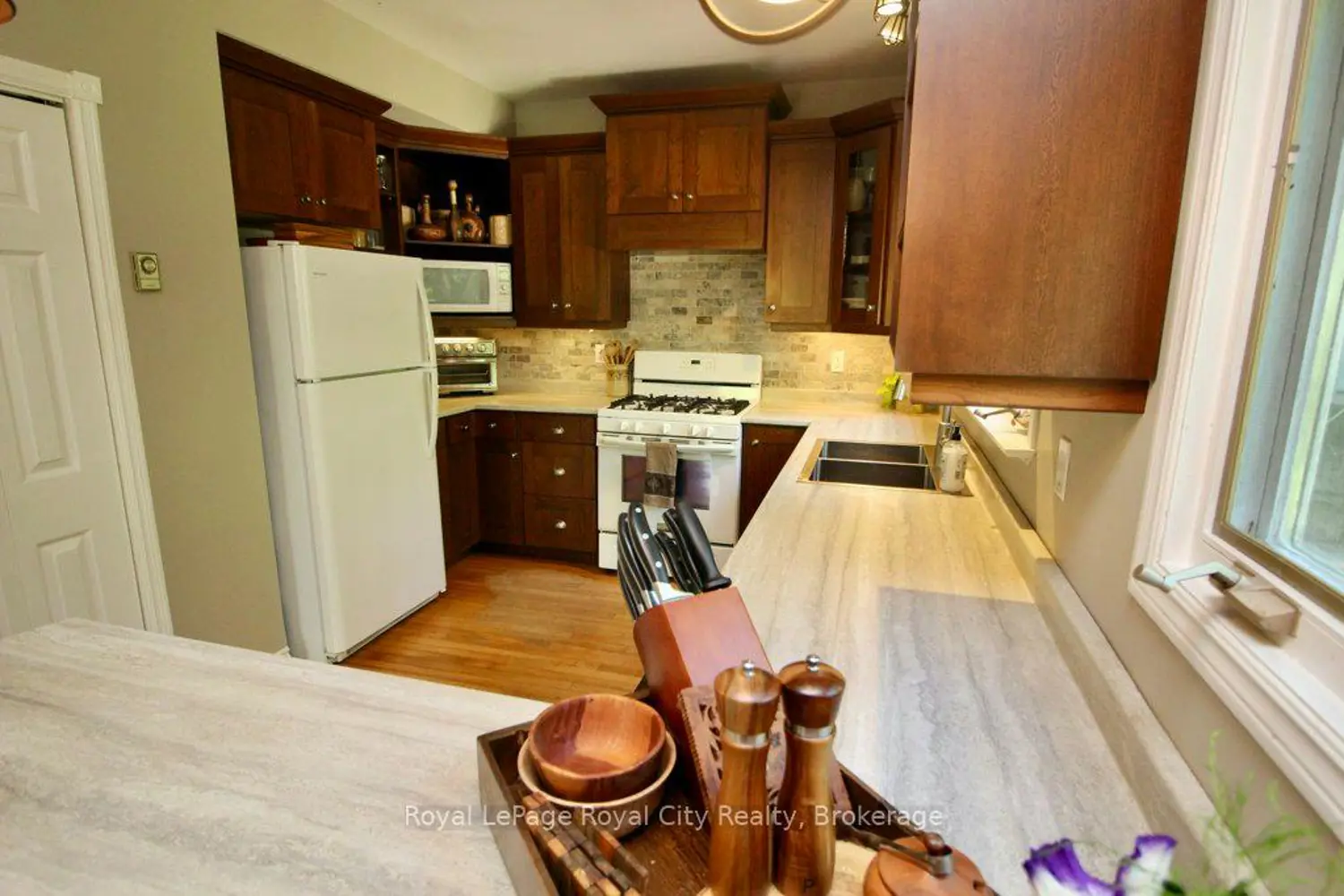 11 Shoreline Drive photo 2