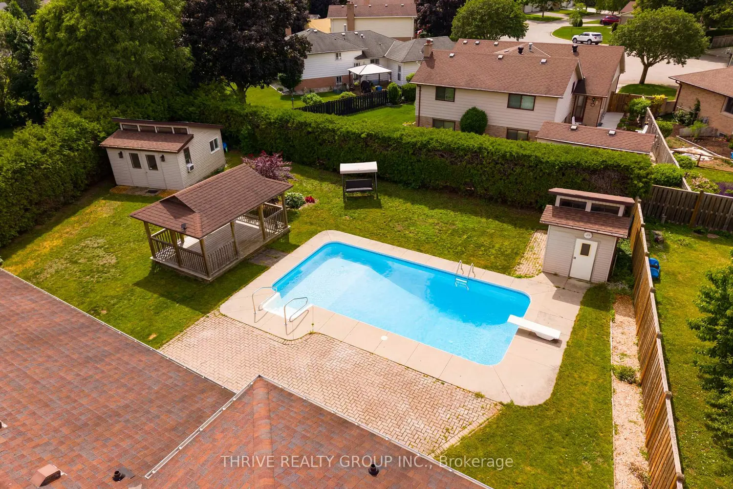 720 Grenfell Drive photo 2