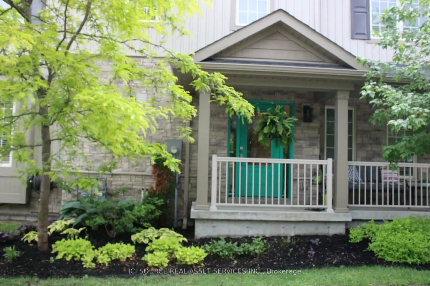 320 East Street photo 2