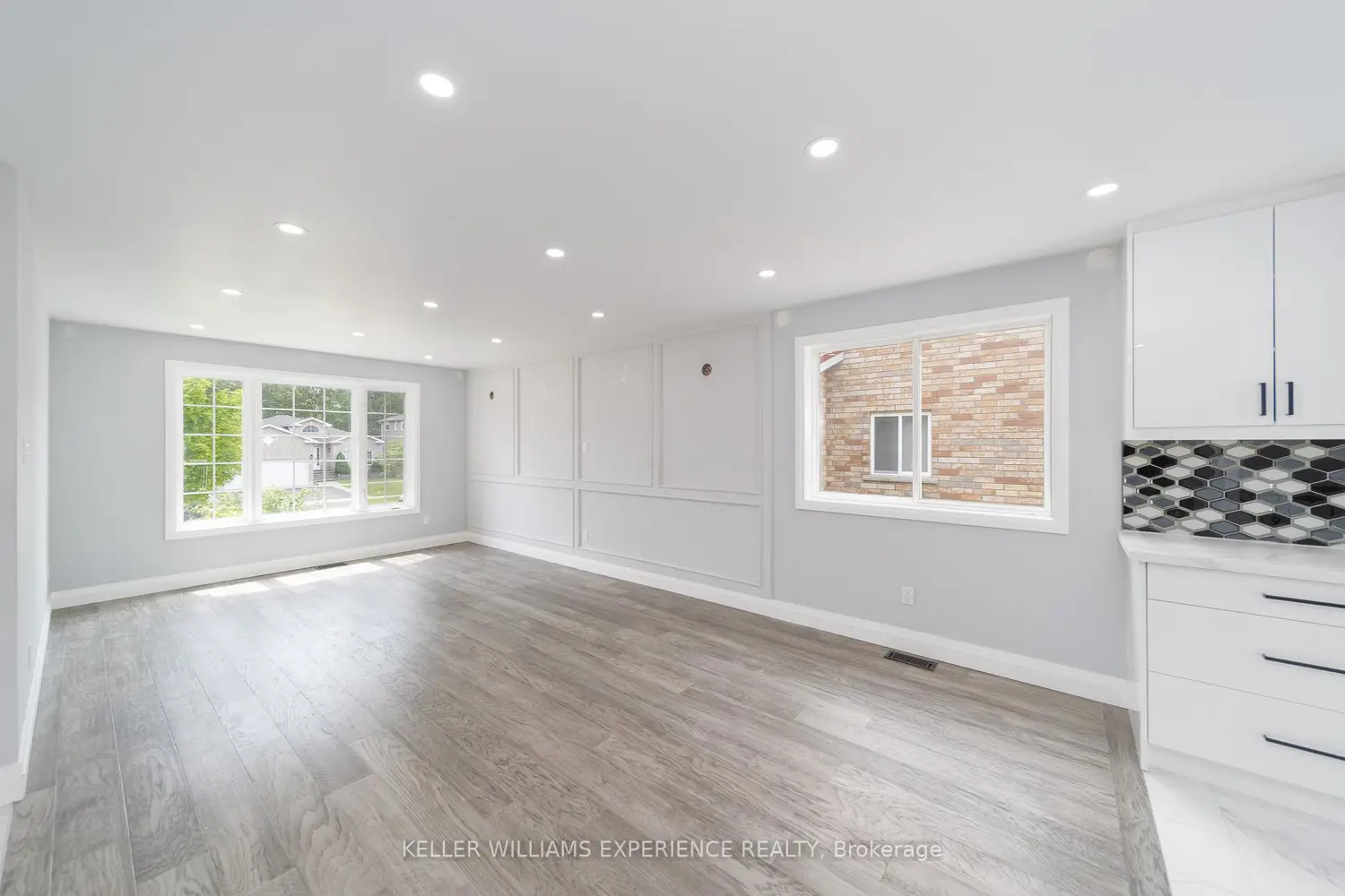 90 Sproule Drive photo 3