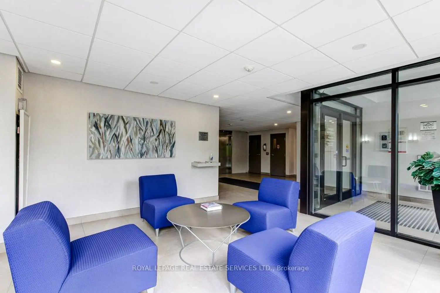 2121 Lakeshore Road 301 photo 3