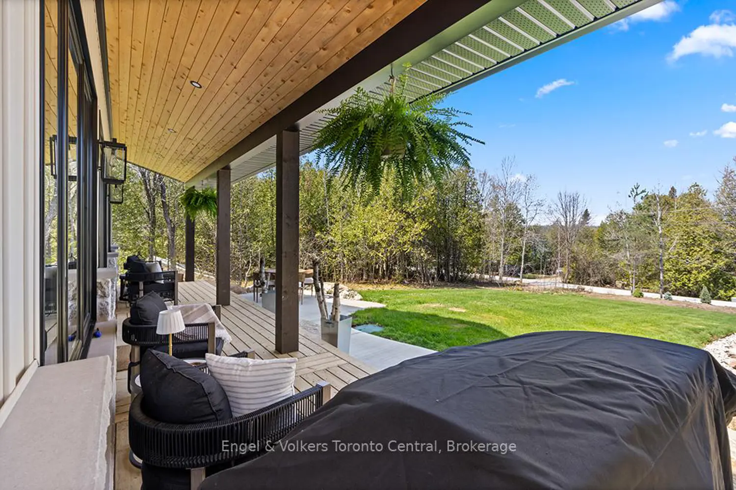 138 Wilson Drive photo 3