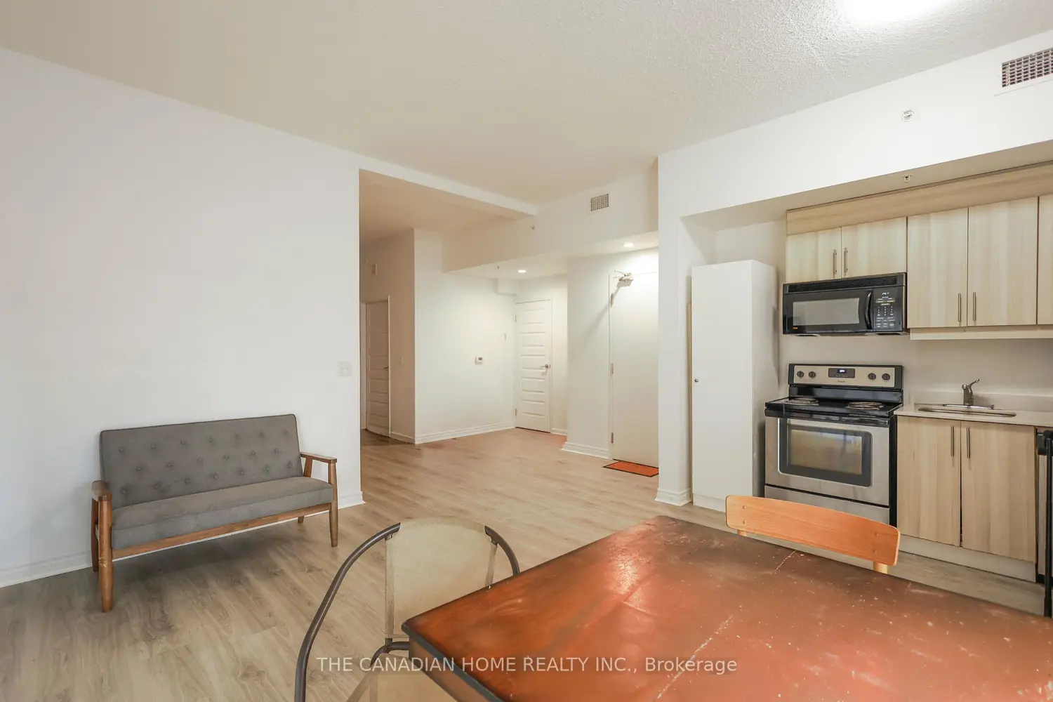 158 King Street 304 photo 3