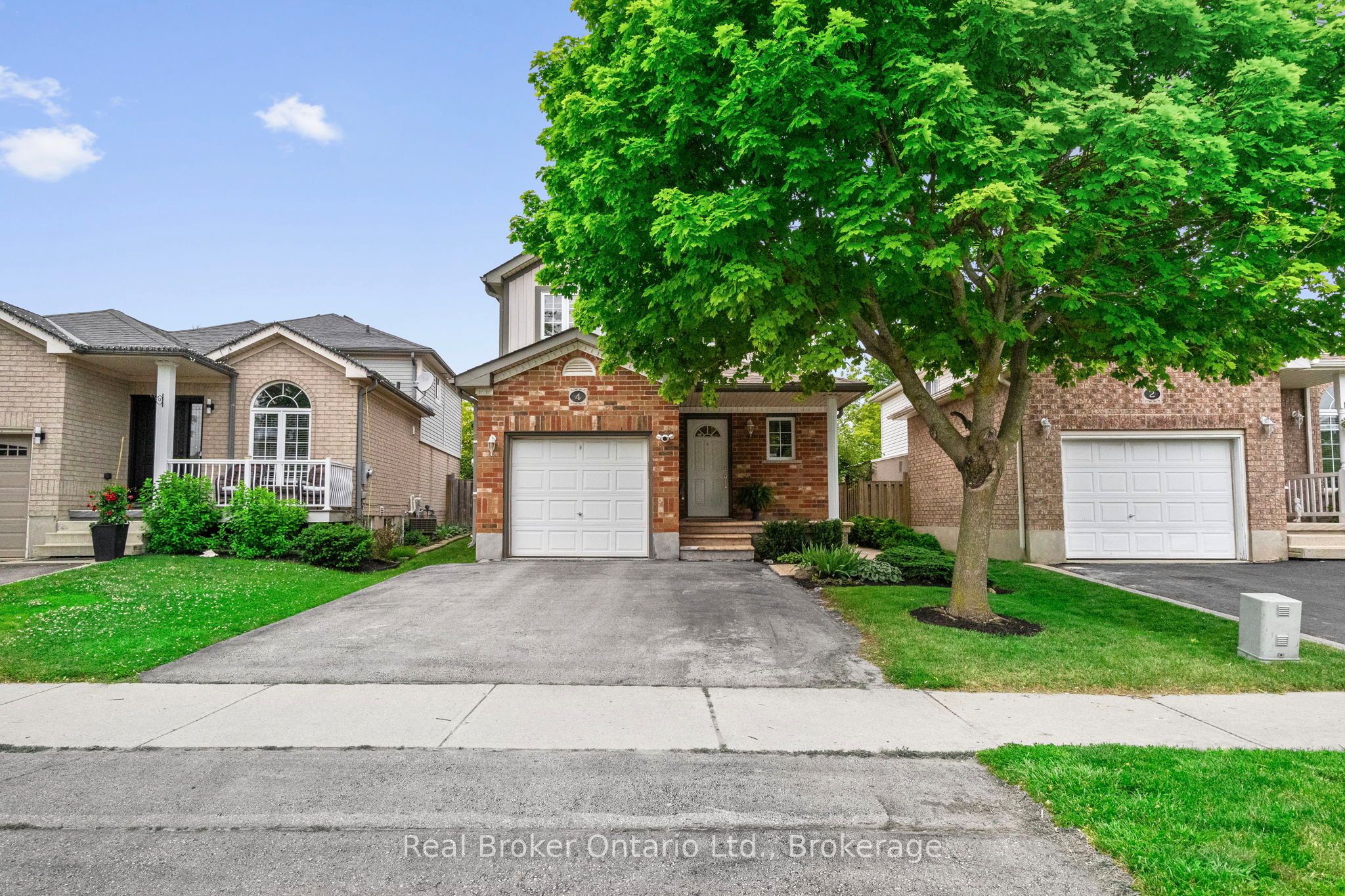 4 Beardmore Crescent, Halton Hills, ON, L7J 2Y9