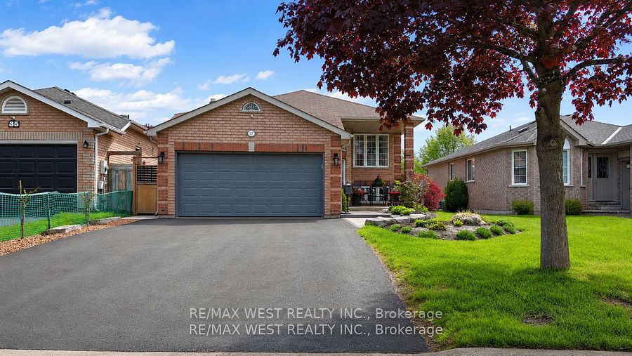 37 Kell Place, Barrie, ON, L4N 9K5