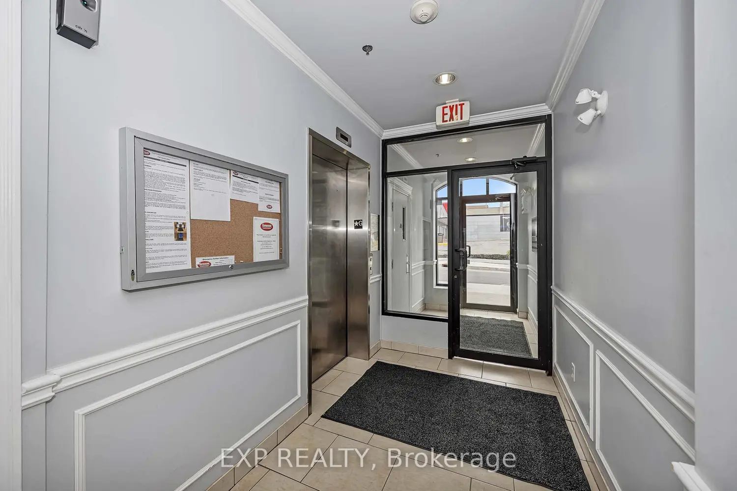 6 Grove Avenue 305 photo 2