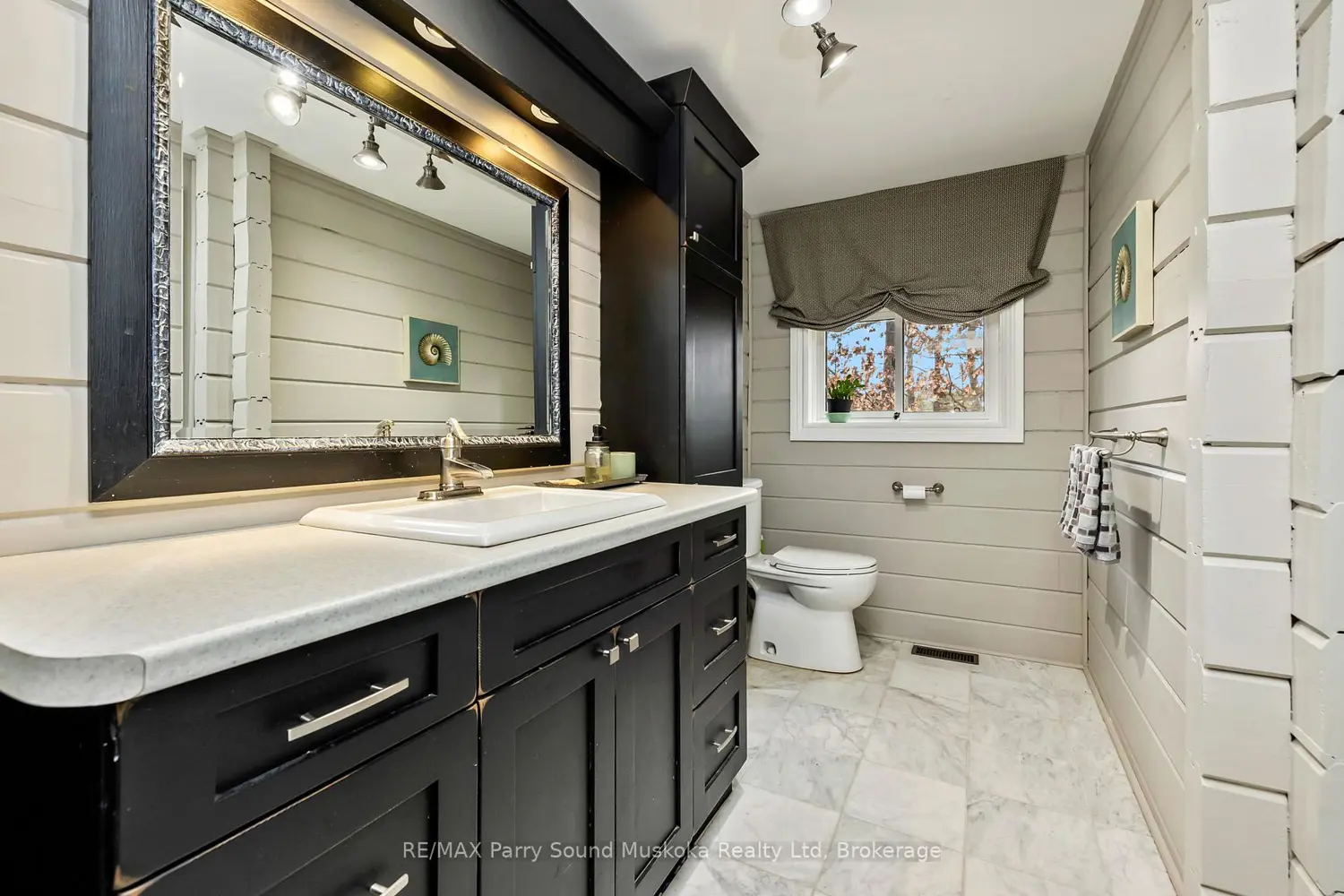 11 Brenda Avenue photo 5
