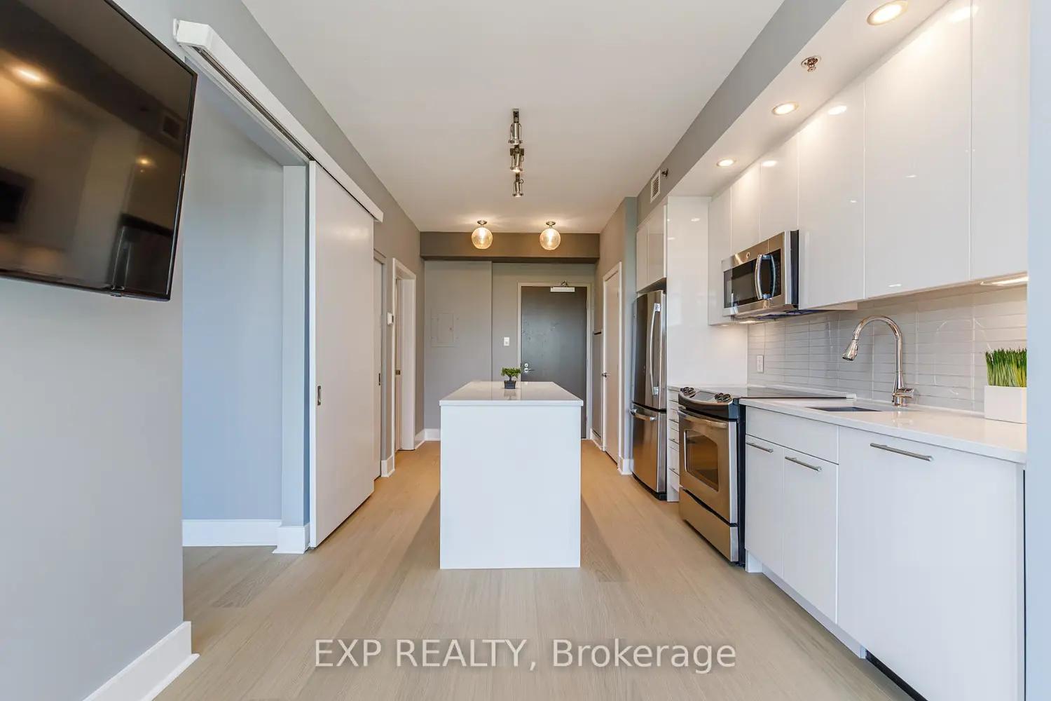 88 Richmond Road 209 photo 5