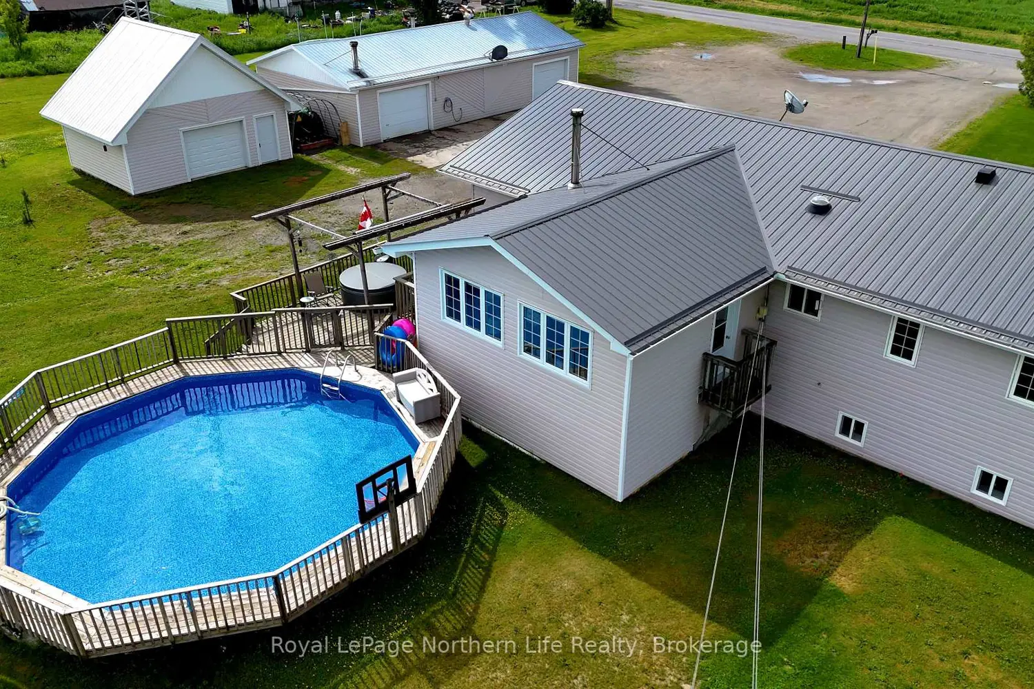 845 Olivier Road photo 3