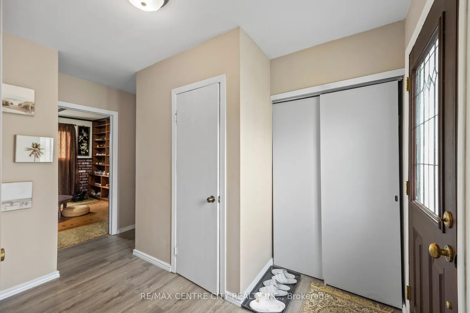 580 Salway Street photo 3