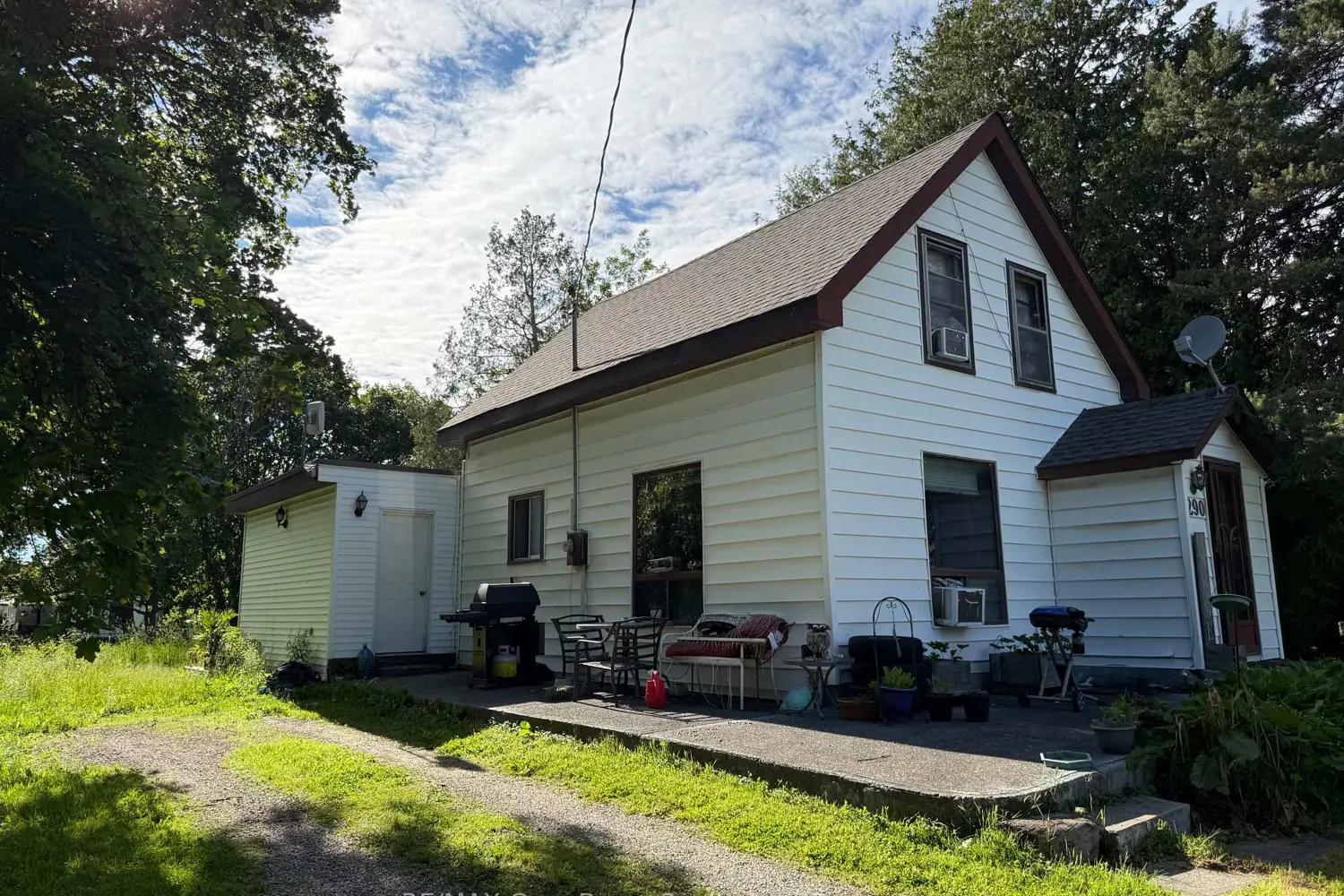 290 Berford Street photo 2