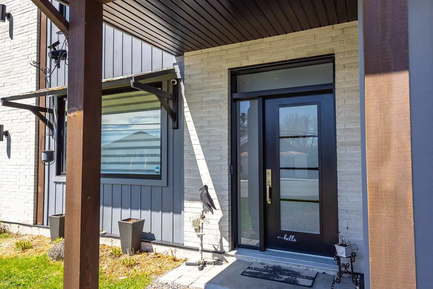686 St Isidore Road photo 3