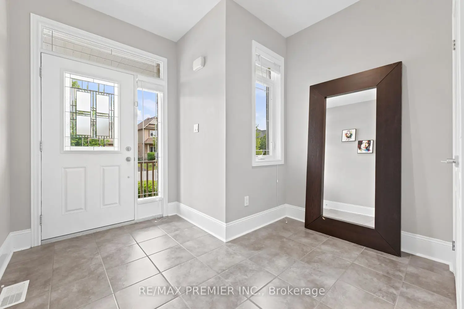 19 Burt Avenue photo 4