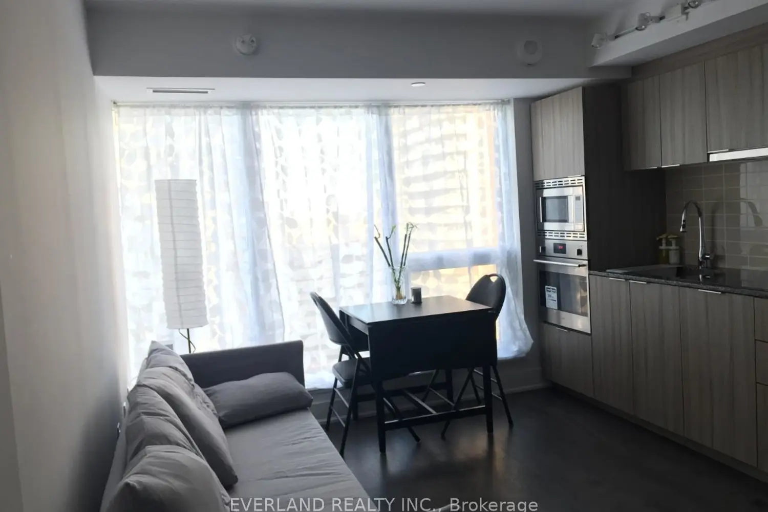 955 Bay Street 1804 photo 2
