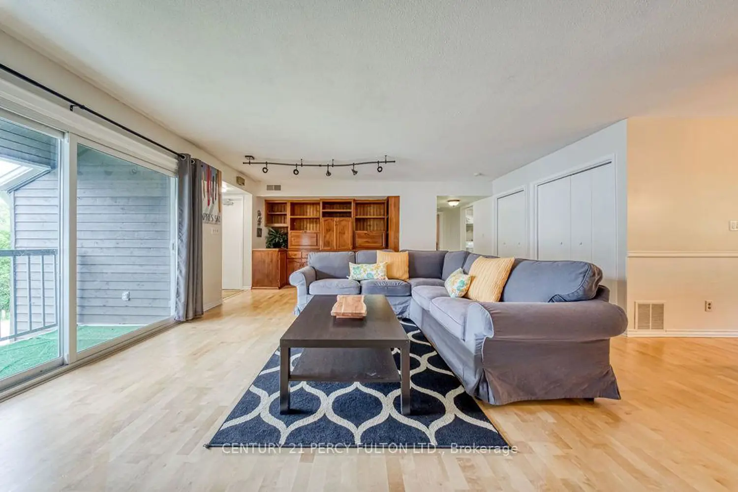 1102 Horseshoe Valley Road 309 photo 2