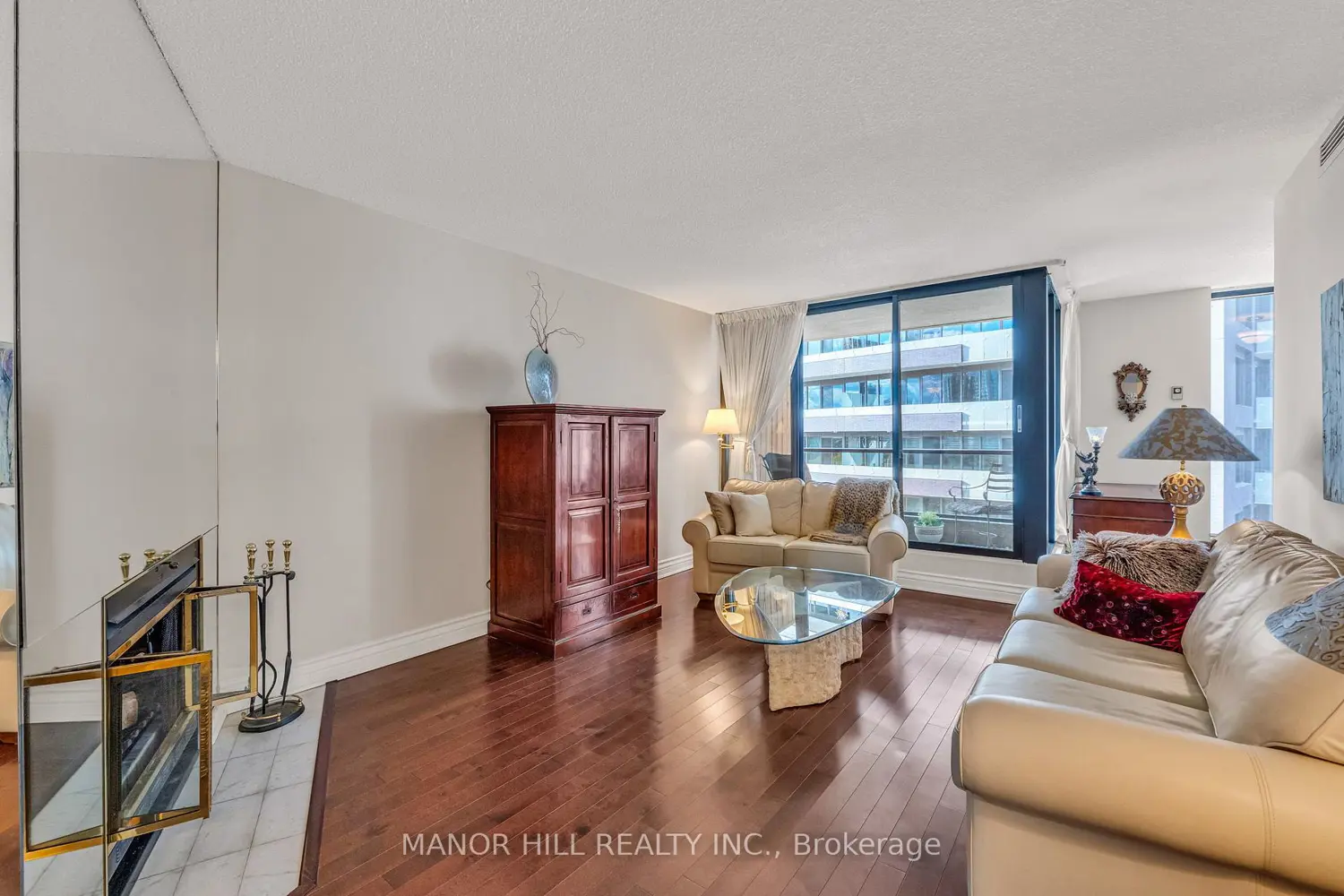 1331 Bay Street 803 photo 2