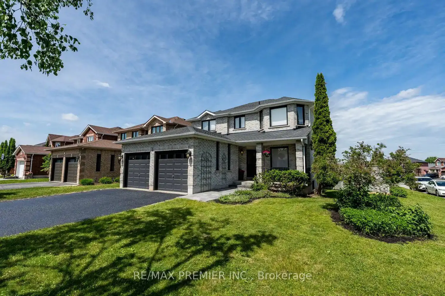 2 Grace Crescent photo 3