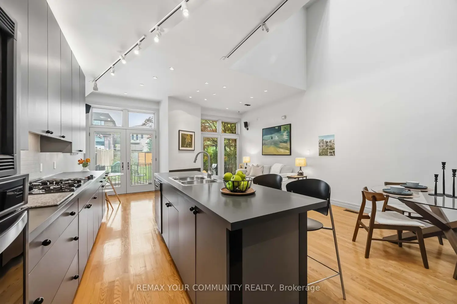 44 Castlefield Avenue photo 5