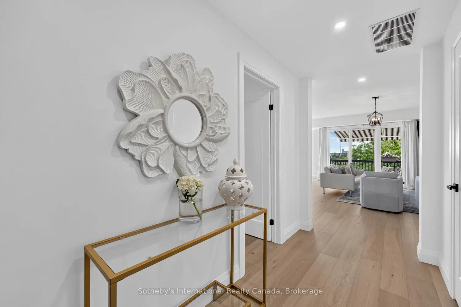 441 Mariners Way photo 2