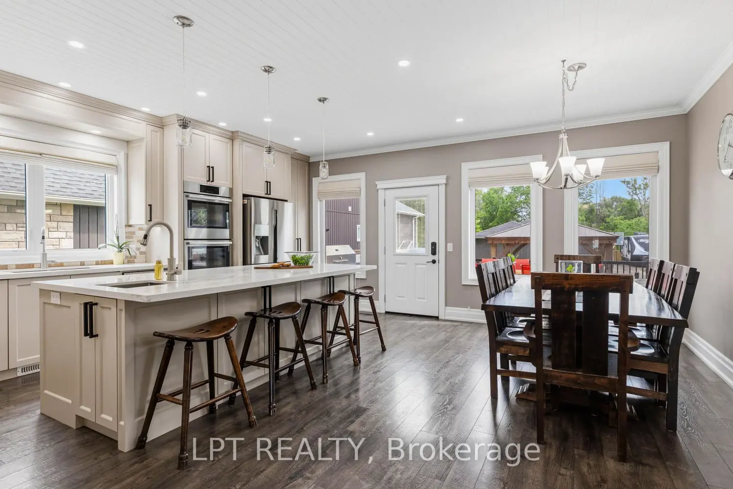165 Lake Drive photo 4