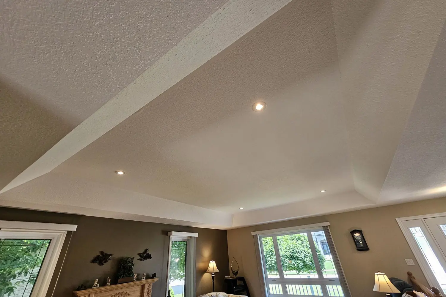 39 Ross Avenue photo 3