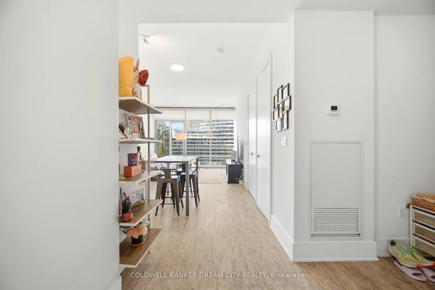 39 Queens Quay 837 photo 3