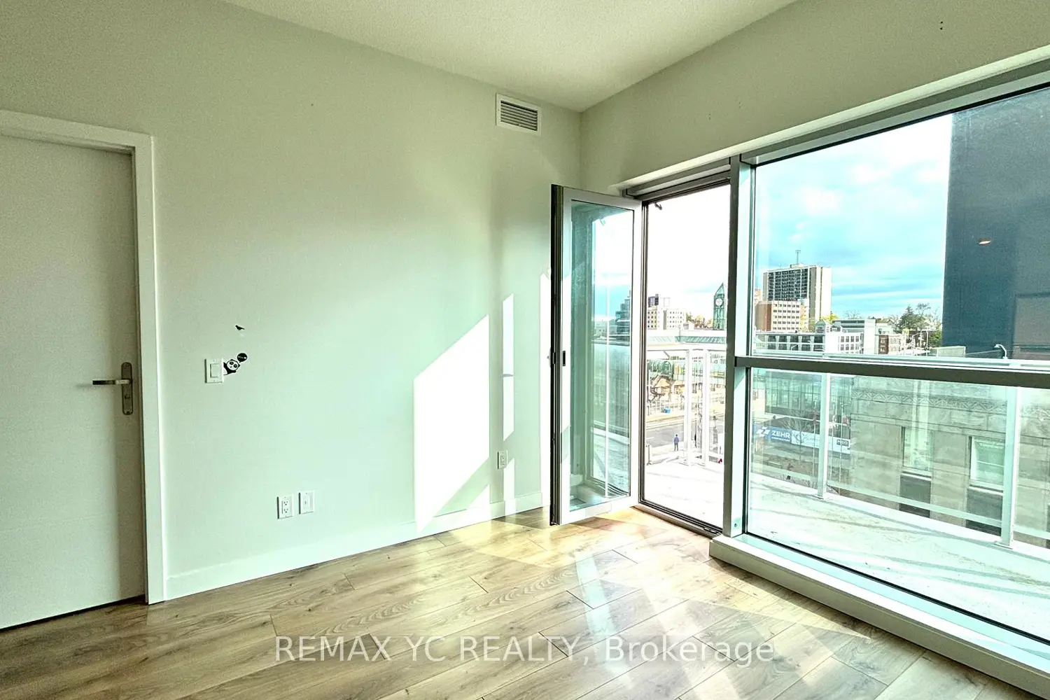 60 Frederick Street 405 photo 5
