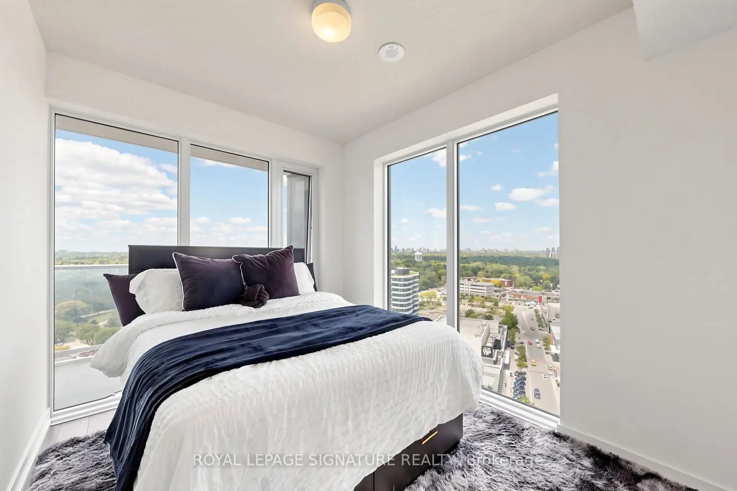 50 O'neill Road 1608 photo 2