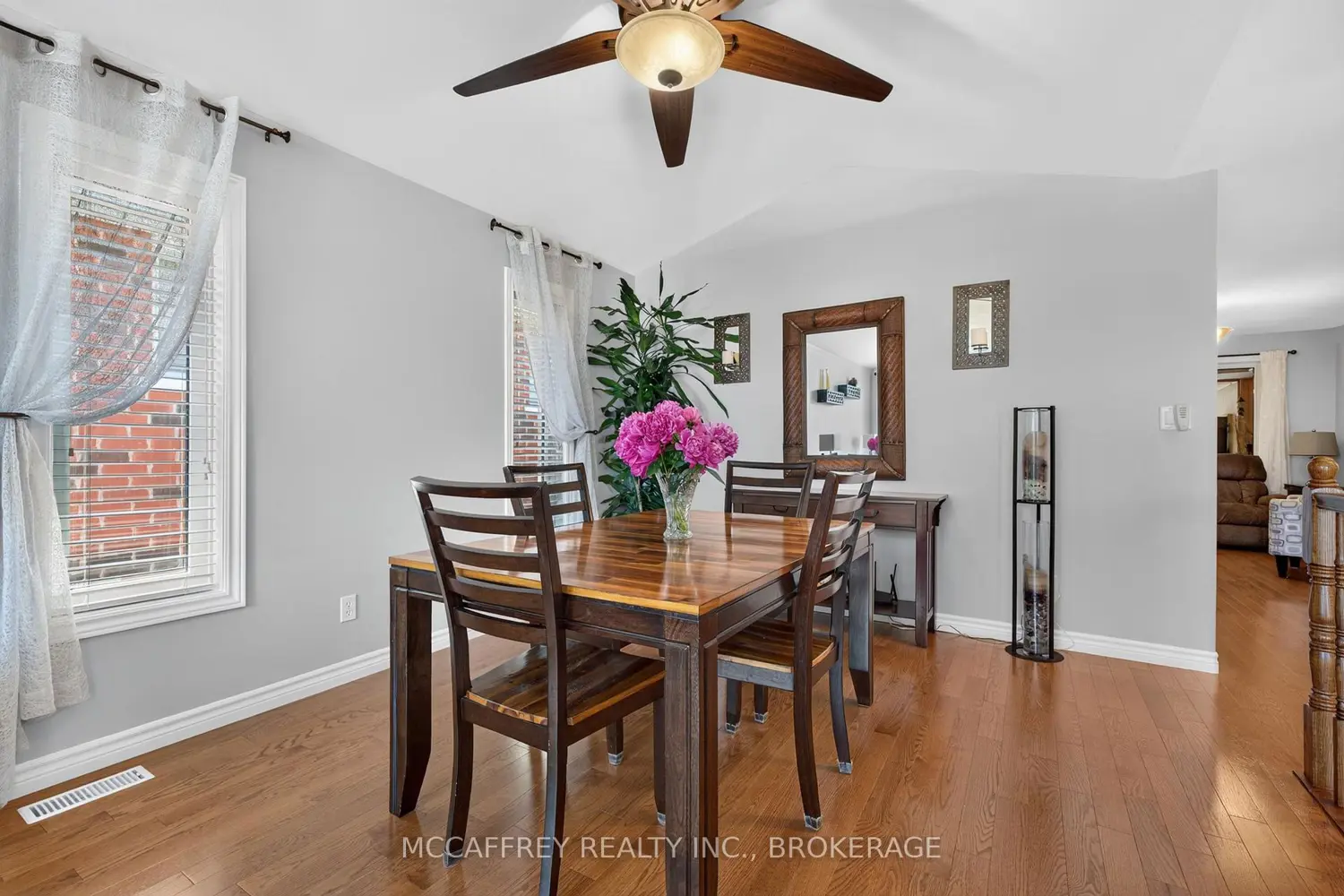 9 Hartwood Crescent photo 2