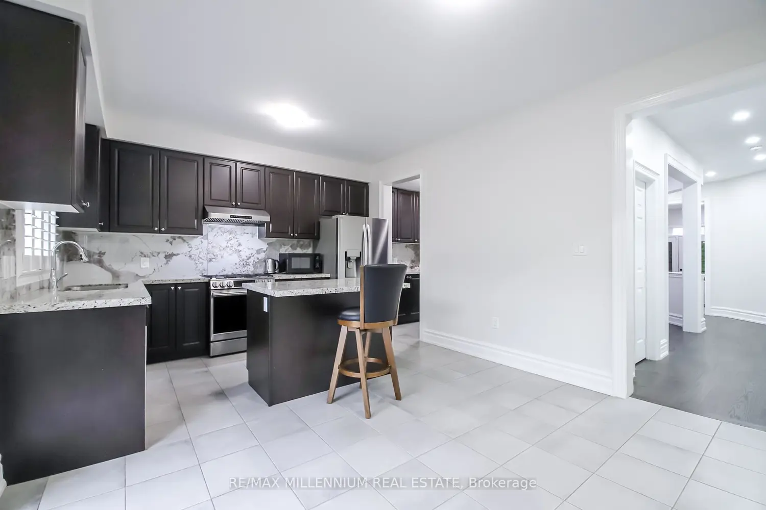 47 Douglas Kemp Crescent photo 5