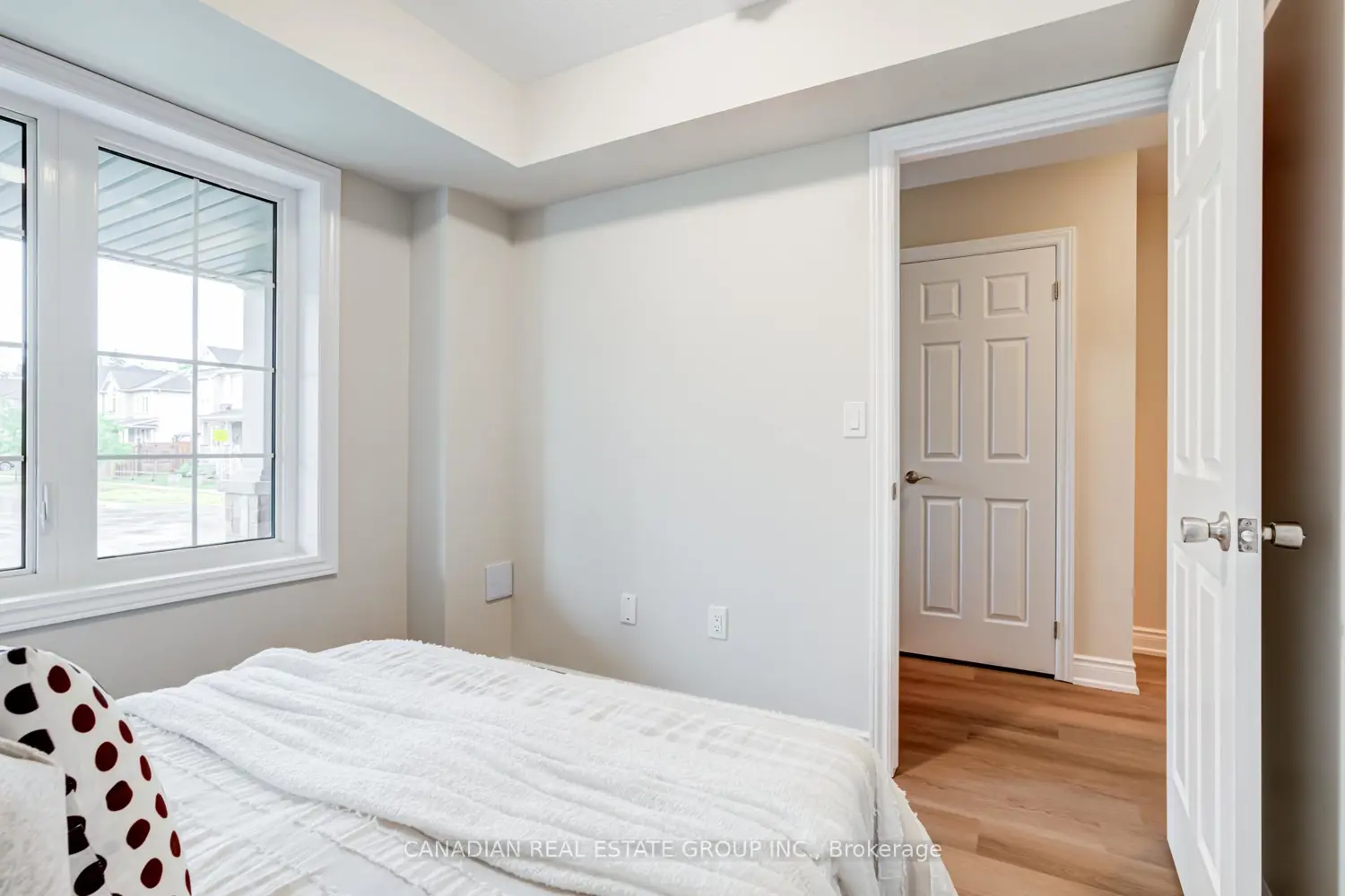 582 Linden Drive 68 photo 2