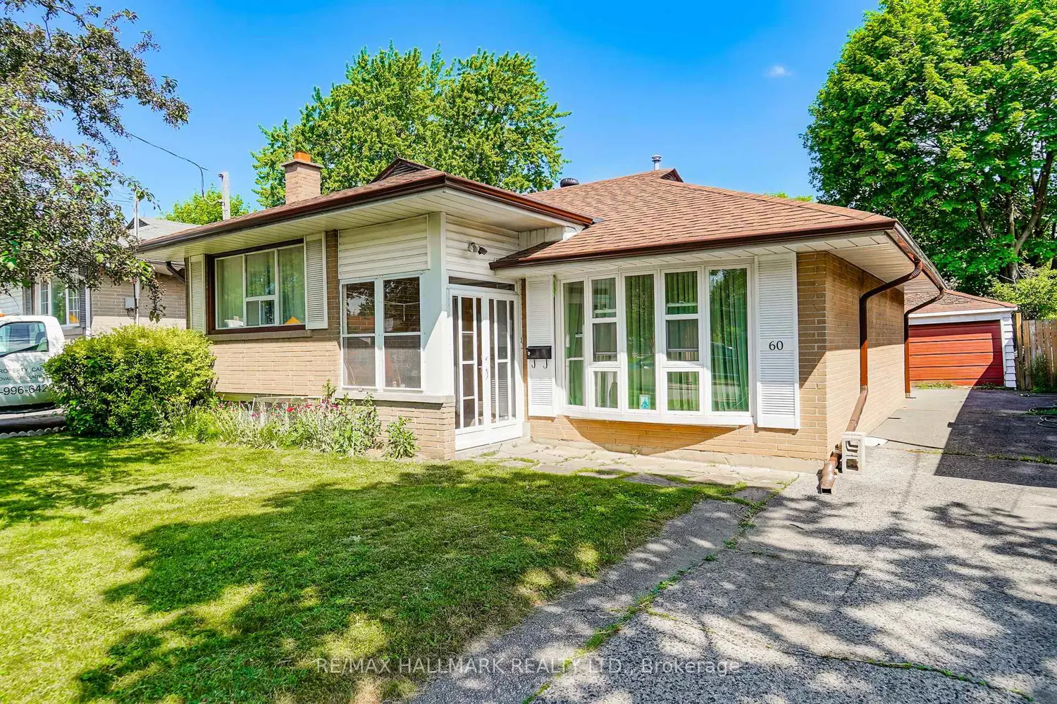 60 Vradenberg Drive photo 2