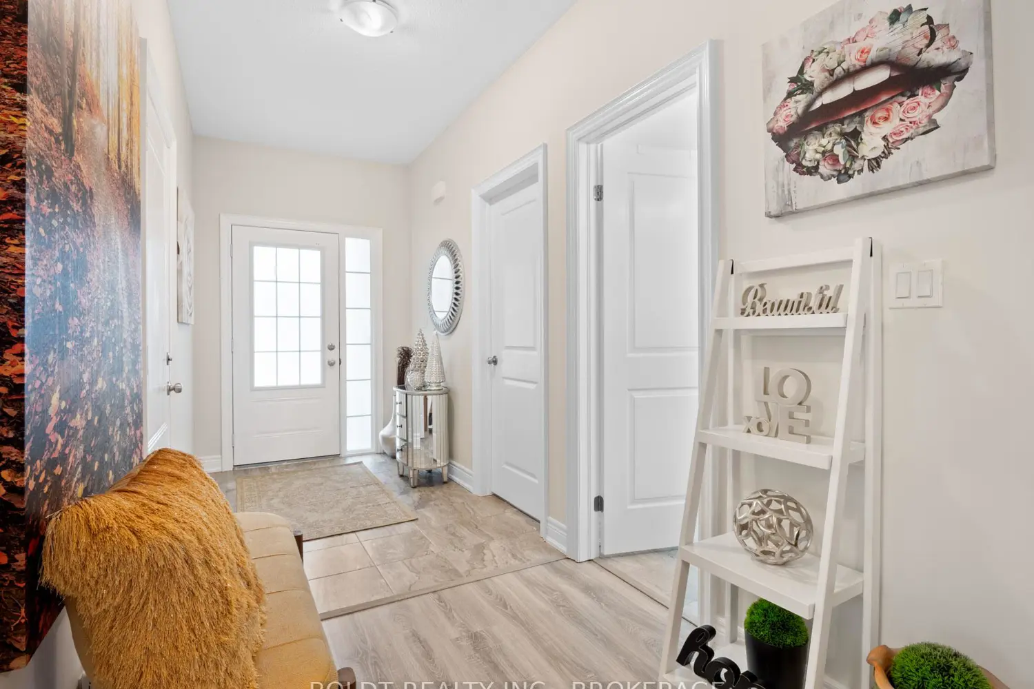 412 Hummel Crescent photo 2